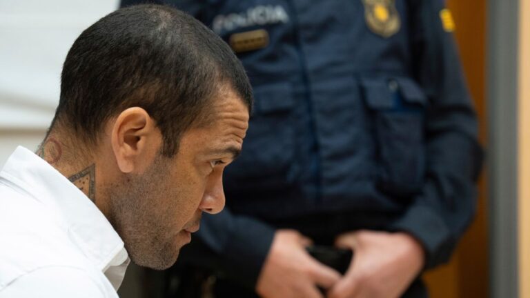¡Culpable! Dani Alves, condenado a cuatro años y medio de cárcel por agresión sexual