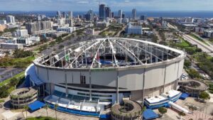 Los Tampa Bay Rays retrasan su partido inaugural del 2025 debido a su mudanza a Nueva York