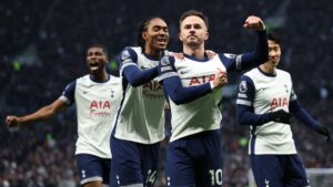 El Tottenham se impone al Manchester United en el duelo de gigantes en crisis de la Premier League