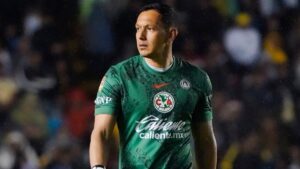 André Jardine sorprende en el Chivas vs América y manda a Rodolfo Cota de titular